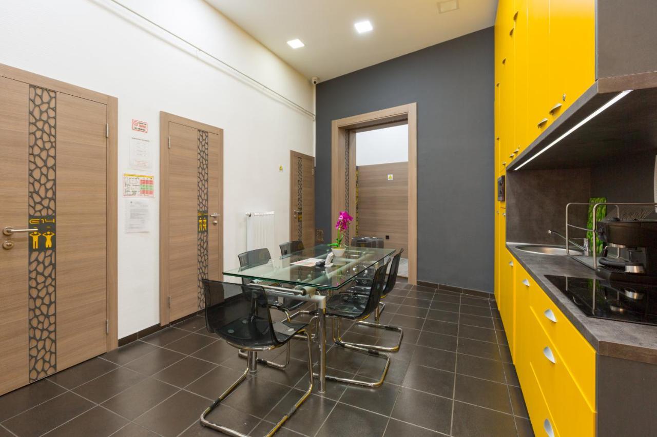 E14 Design Hostel Будапеща Екстериор снимка