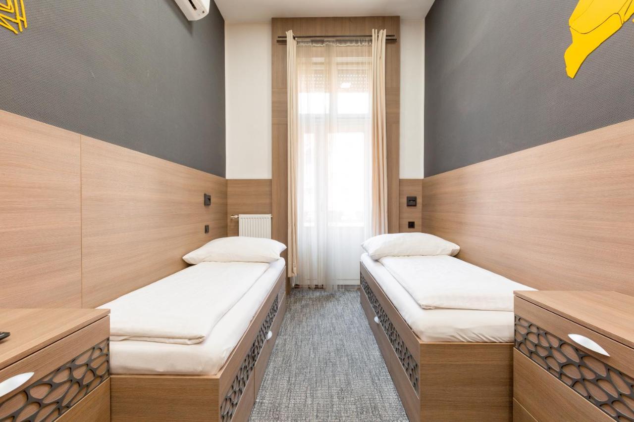 E14 Design Hostel Будапеща Екстериор снимка