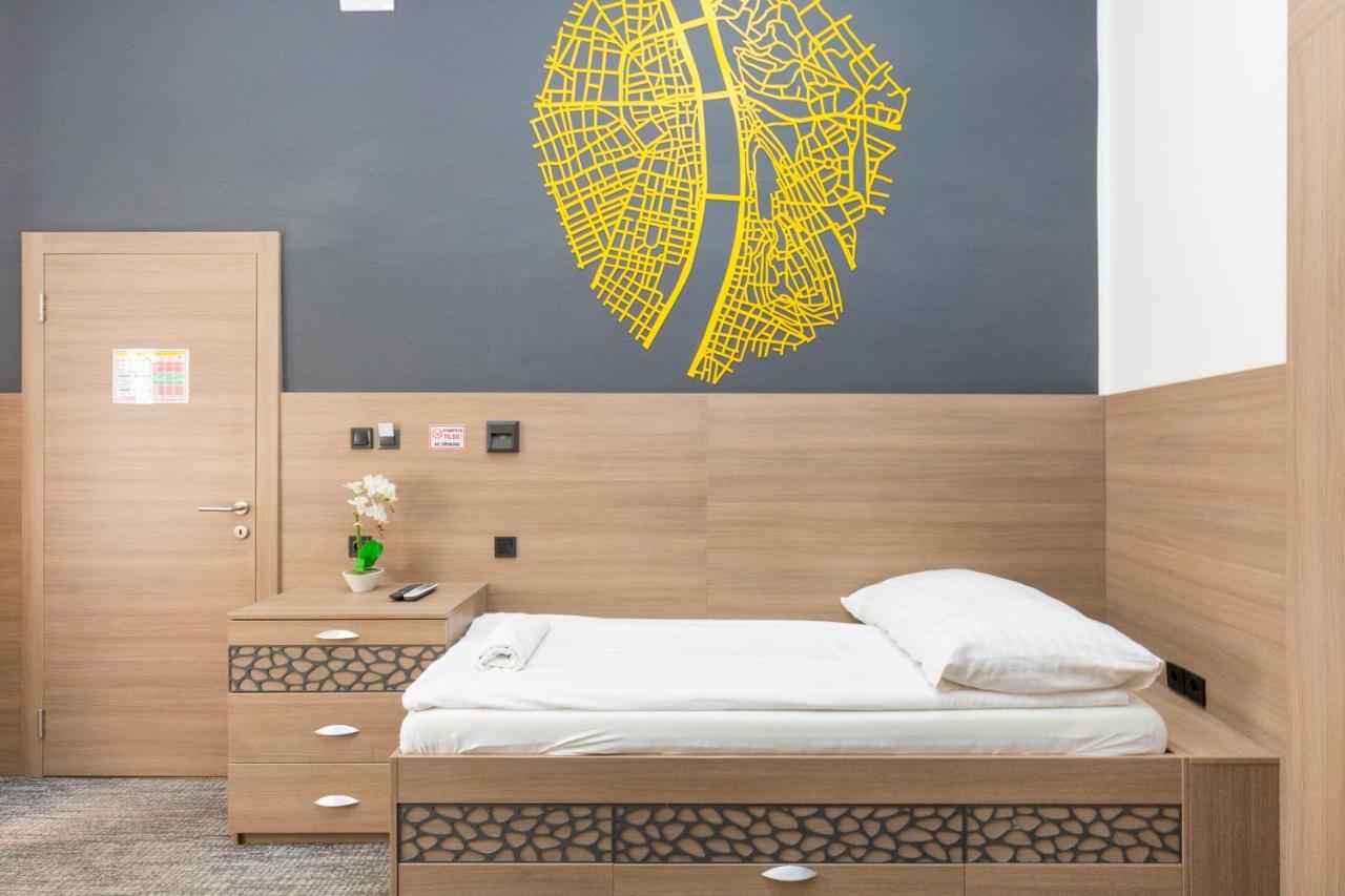 E14 Design Hostel Будапеща Екстериор снимка