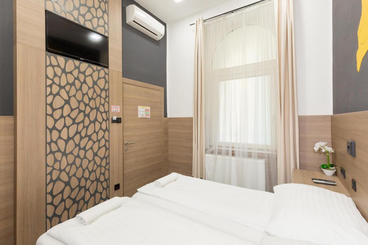 E14 Design Hostel Будапеща Екстериор снимка