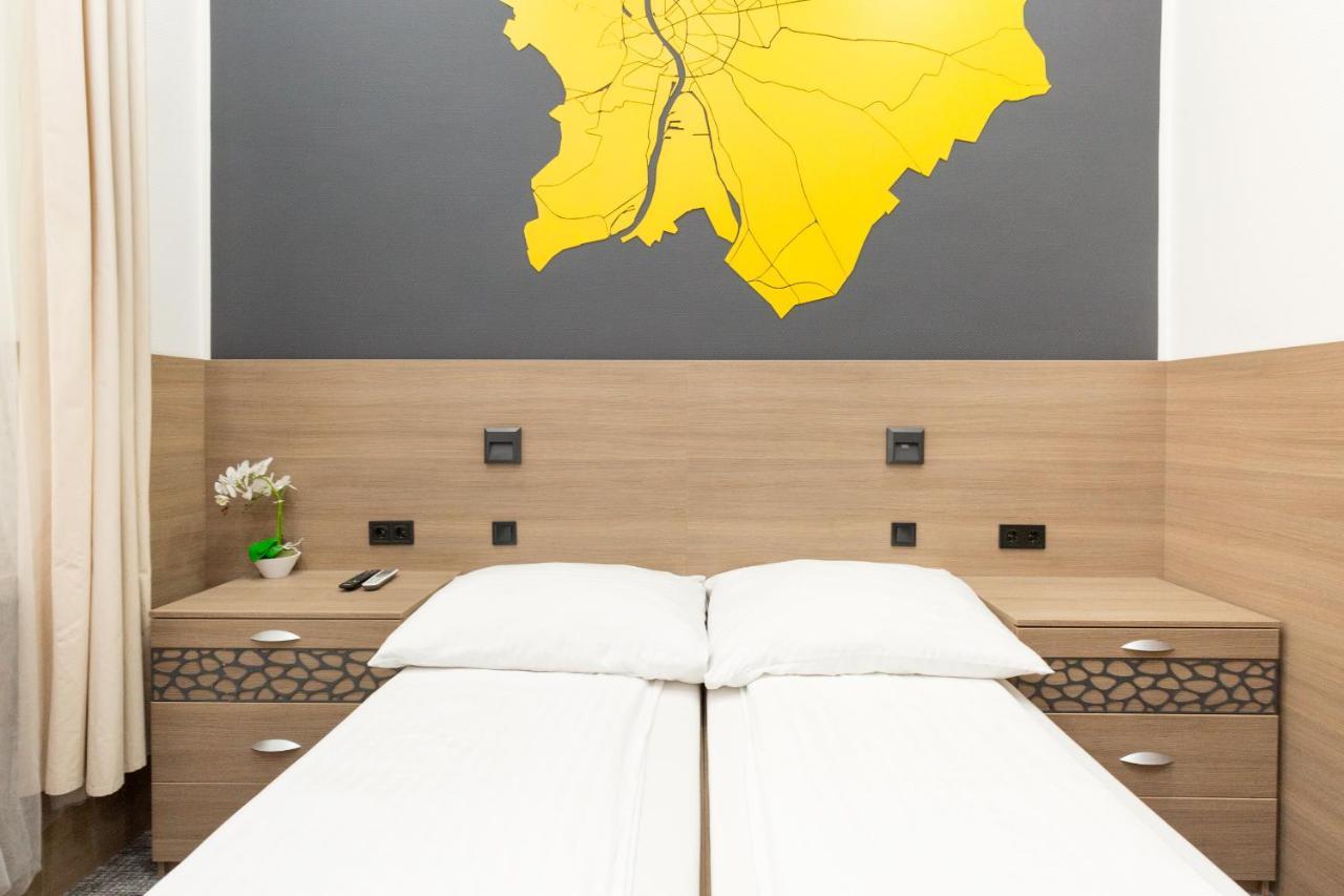 E14 Design Hostel Будапеща Екстериор снимка