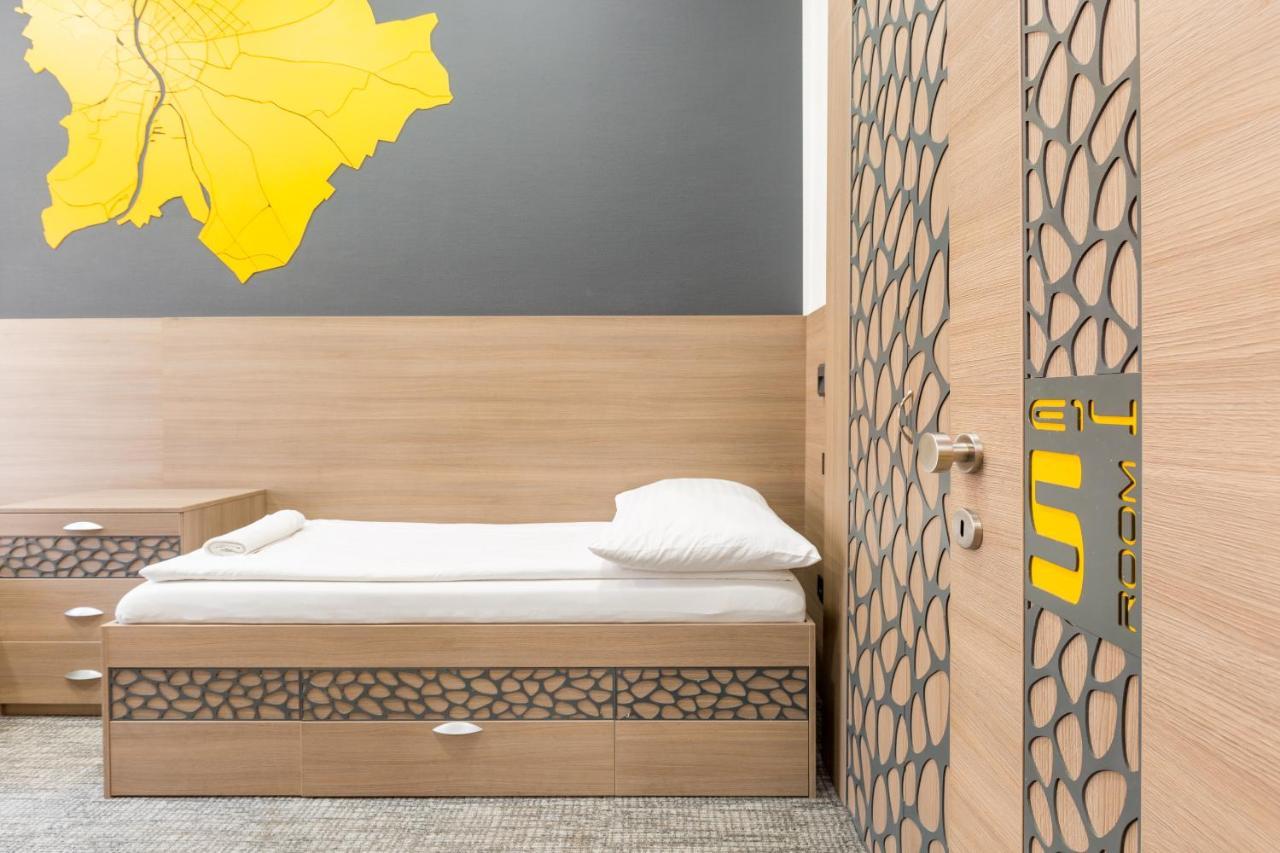 E14 Design Hostel Будапеща Екстериор снимка
