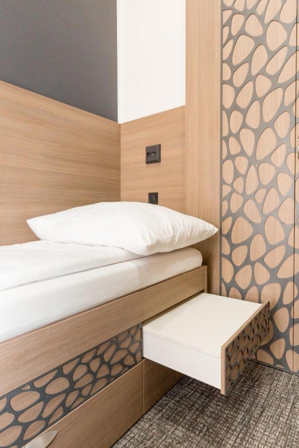 E14 Design Hostel Будапеща Екстериор снимка