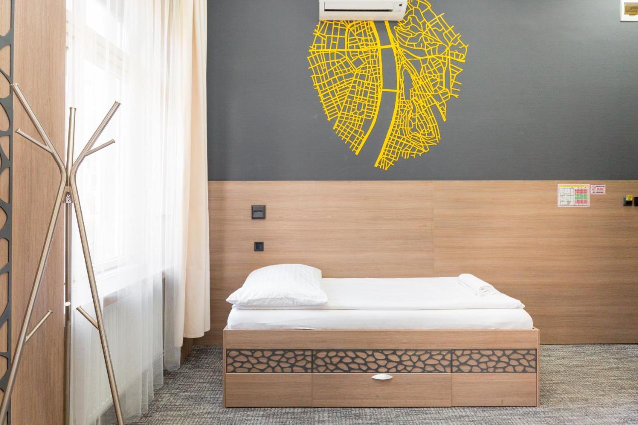 E14 Design Hostel Будапеща Екстериор снимка