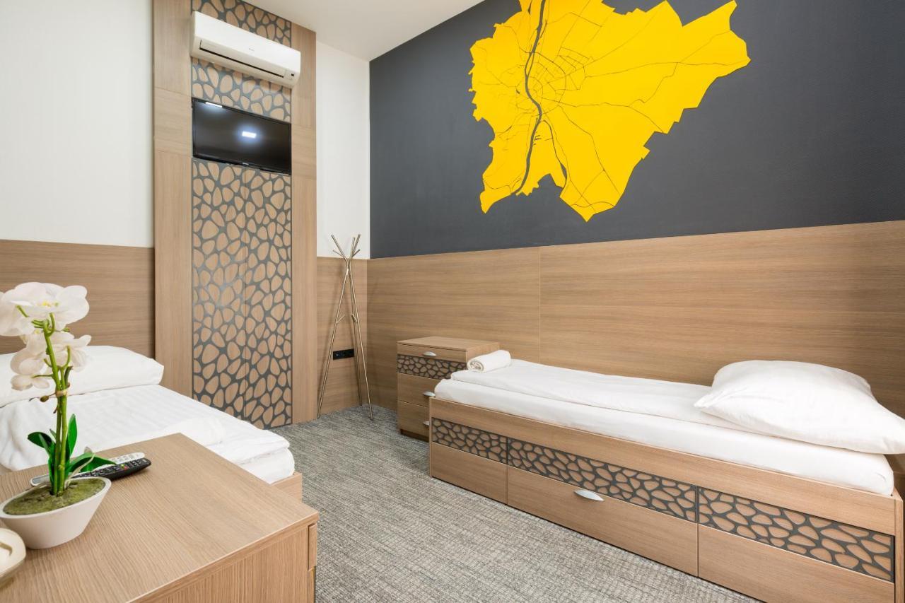 E14 Design Hostel Будапеща Екстериор снимка