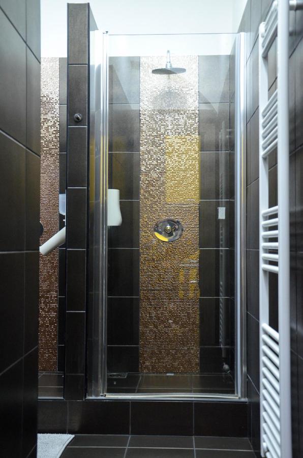 E14 Design Hostel Будапеща Екстериор снимка